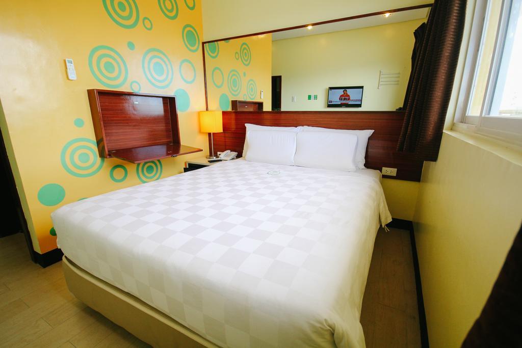 Go Hotels Tacloban Exterior foto