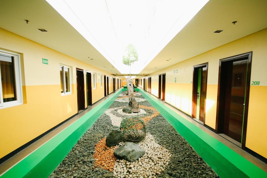 Go Hotels Tacloban Exterior foto