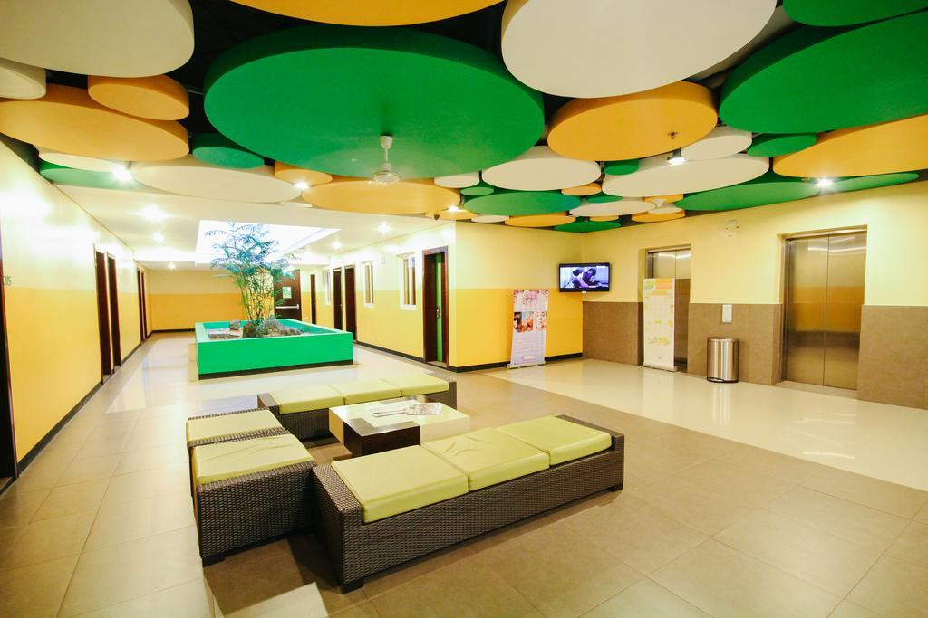 Go Hotels Tacloban Exterior foto